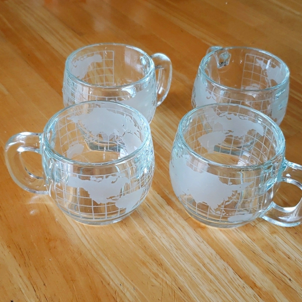Nestle Globe Mugs 4 Vintage